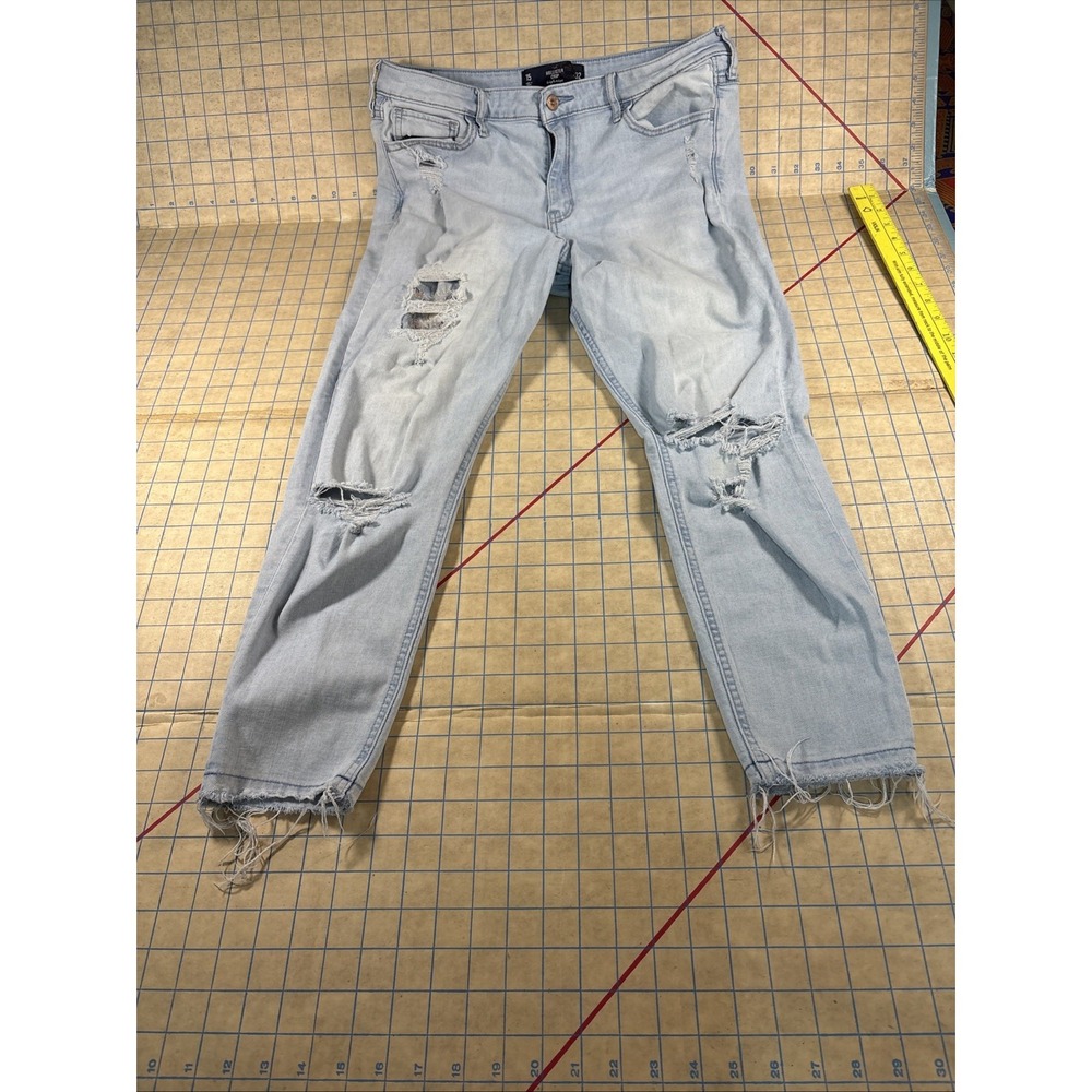 Hollister Women's High Rise Crop Jeans Size 15‎ 32 Waist Light Wash
